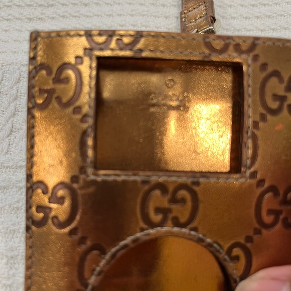 Gucci Vintage GG Gold Metallic Leather Nano IPod Case and Lanyard - Picture 5 of 10
